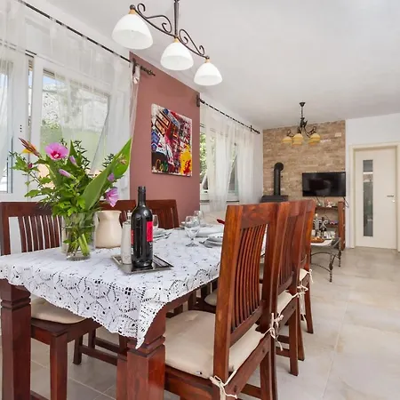 Hidden Paradise - By Split Žrnovnica