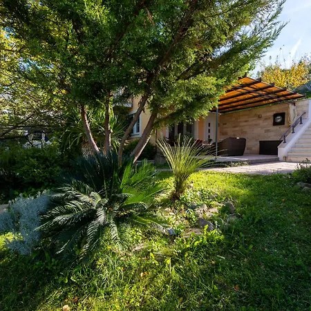 Hidden Paradise - By Split Villa Žrnovnica